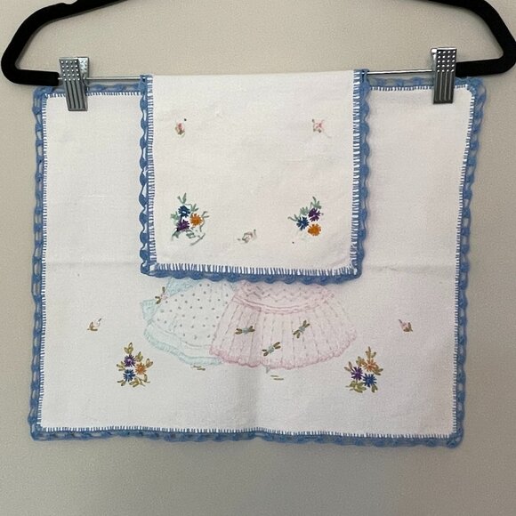 Vintage 3 piece Doily Set Embroidered Ladies - Picture 4 of 10